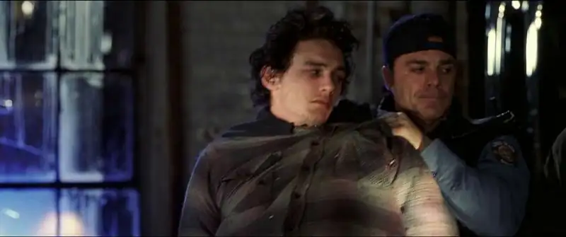 City by the Sea (2002) Movie Screenshot (3)